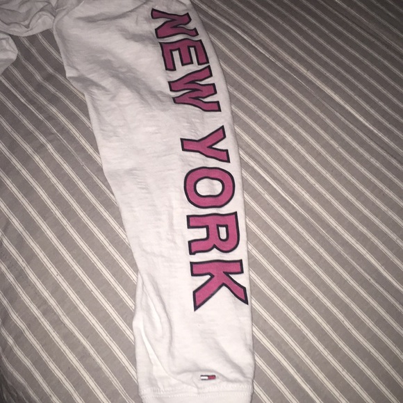 Tommy Shirt🔥🌊 - Picture 2 of 3